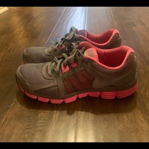 Women’s Nike Tennis Shoes